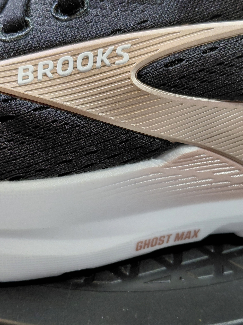 NEW Brooks Womens Ghost Max 3 Running Shoes - Black with Rose Gold SIZE 8B - Picture 2 of 14